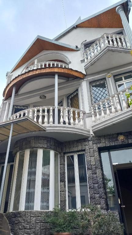 Hotel Mariel à Tbilissi Extérieur photo